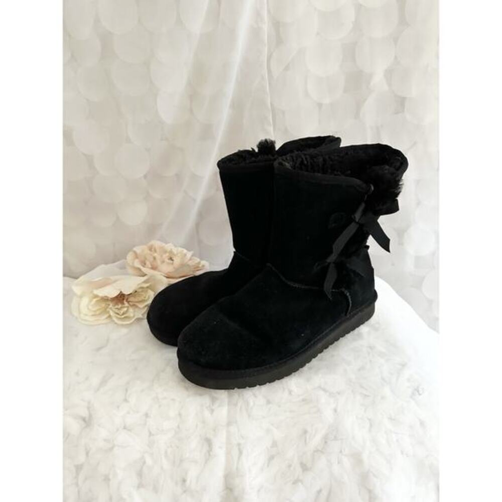Kolaburra by UGG Victoria Black Suede Mid Calf Boots Women’s Size 11 Bows CLEAN